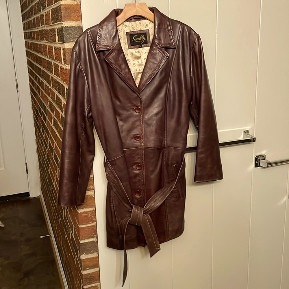 100% Leather Jacket Size Large w Belt